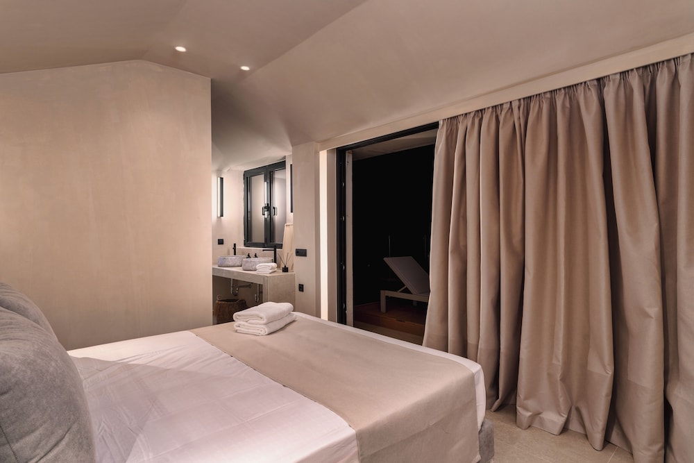 Honeymoon Villa with Private Pool & Sea View