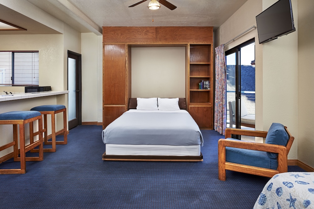 Suite, Multiple Beds photo 2