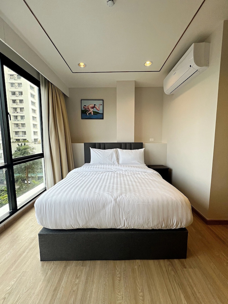 4 Bedrooms Exclusive Apartment (Unit 401) photo 2