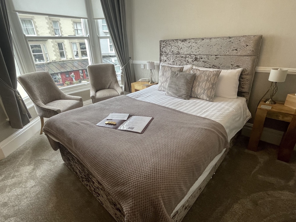 Superior King Room, Partial Sea View