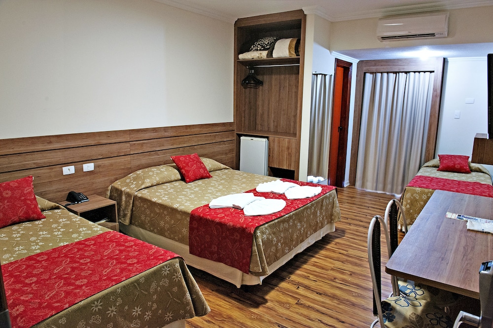 Deluxe Twin Room photo 2