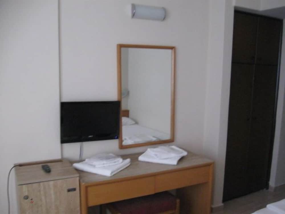 Double or Twin Room photo 3