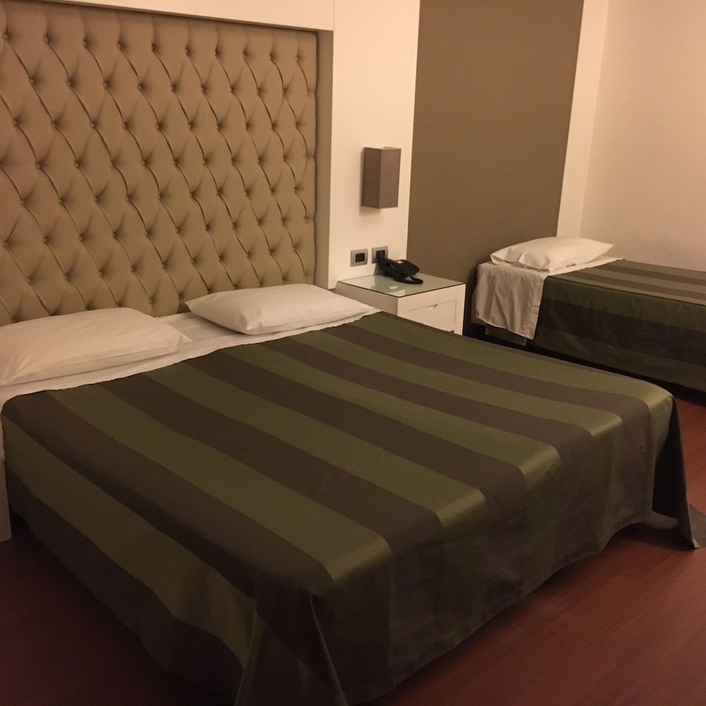 Triple Room, 3 Twin Beds - Photo 3