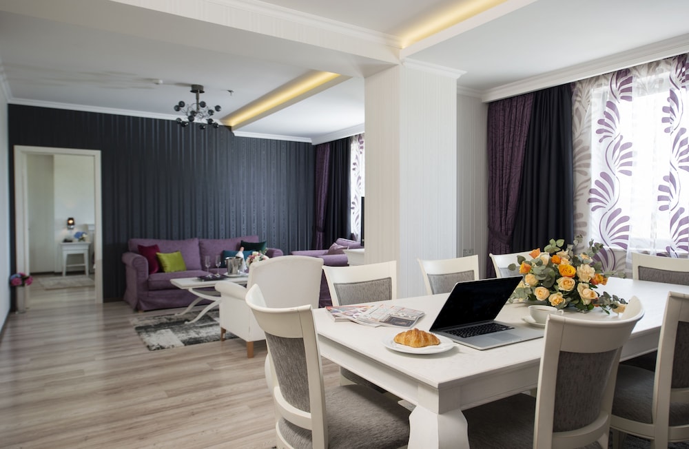 Deluxe Suite - Photo 4
