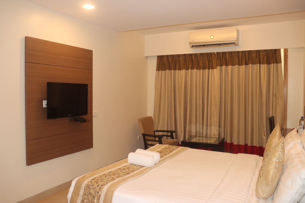 Deluxe Room with Balcony photo 2