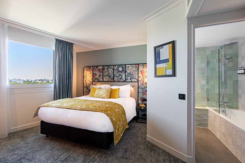 Premium Room, 1 Queen Bed