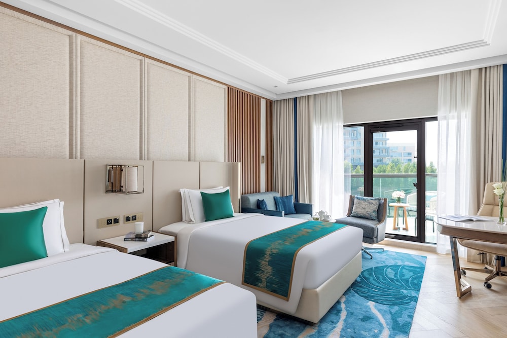 Luxury Sea View Room Twin Bed with Sofa Bed