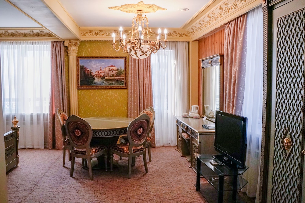 Luxury Suite, Balcony, Lake View photo 1