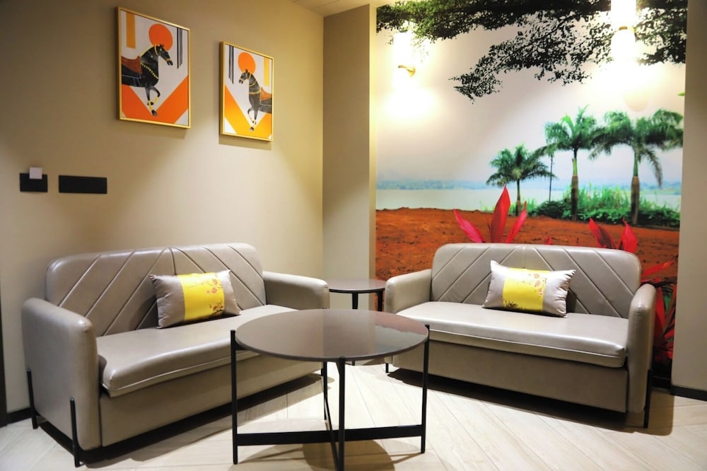 Suite, Lake View photo 1