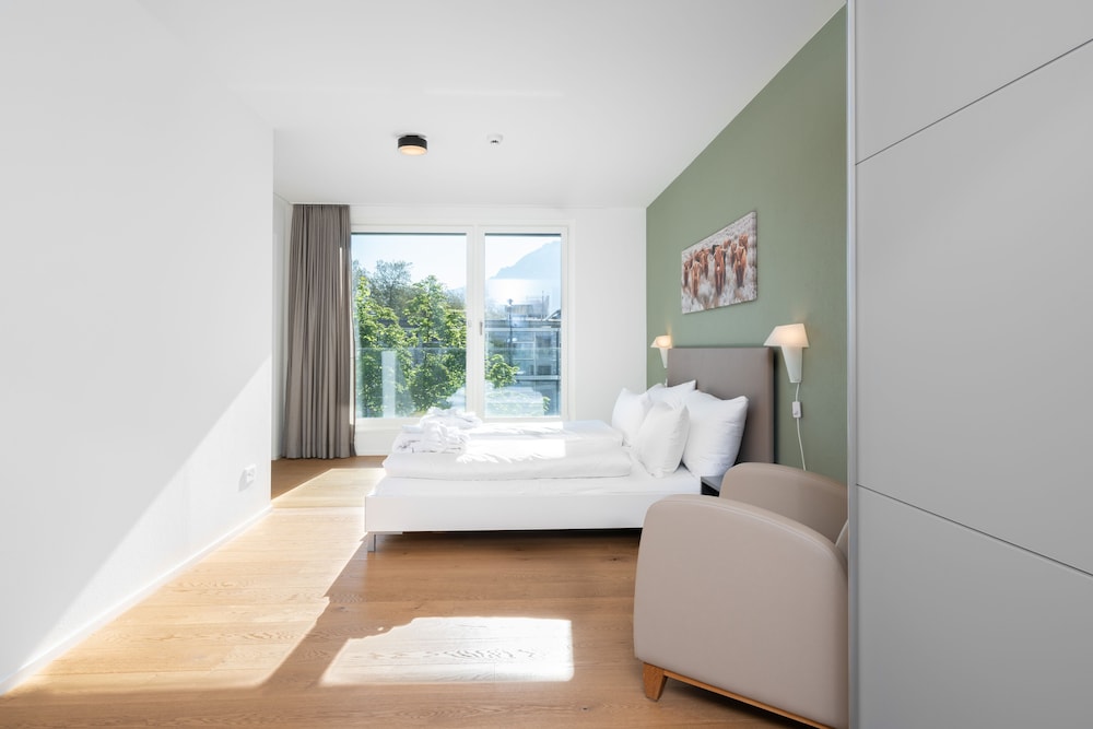 Luxury Apartment, Multiple Bedrooms photo 3
