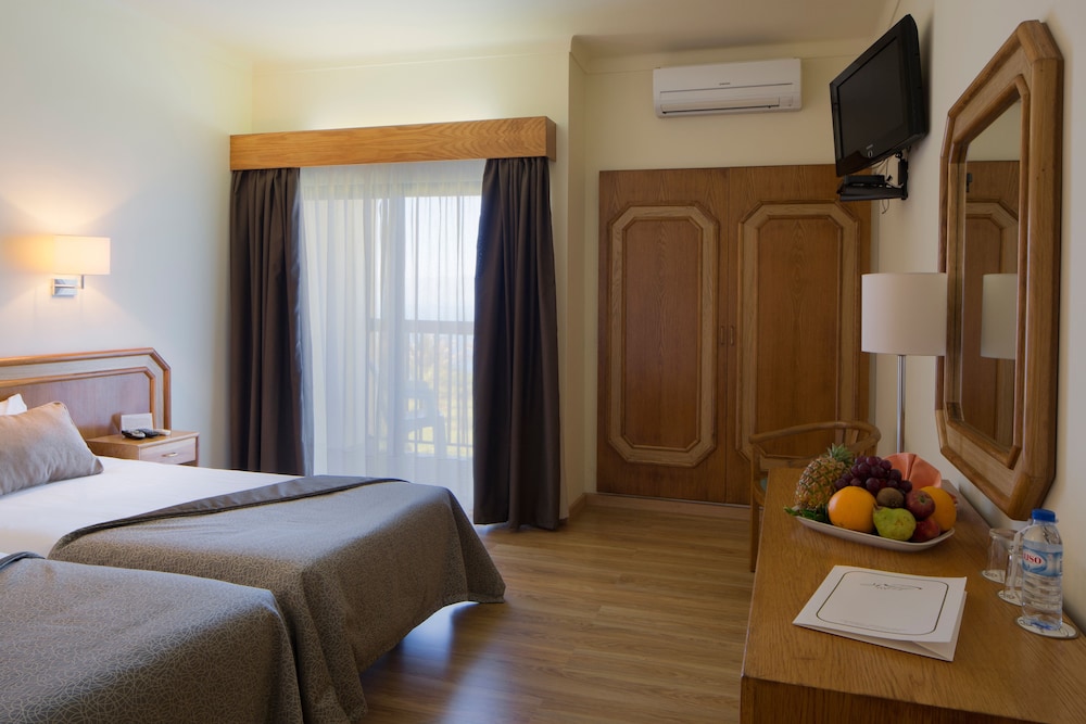 Double or Twin Room - Photo 3
