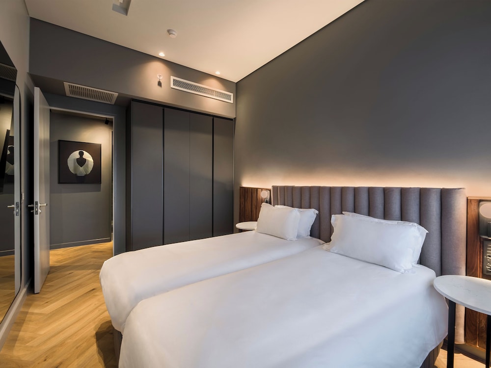 Three Bedroom Apartment - Photo 1