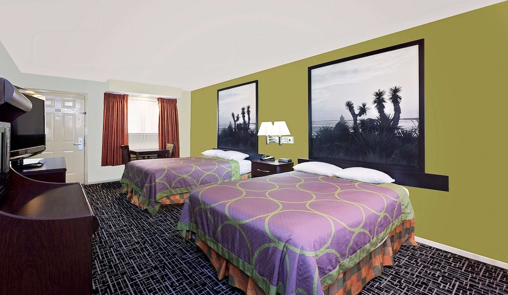 Room, Accessible photo 2