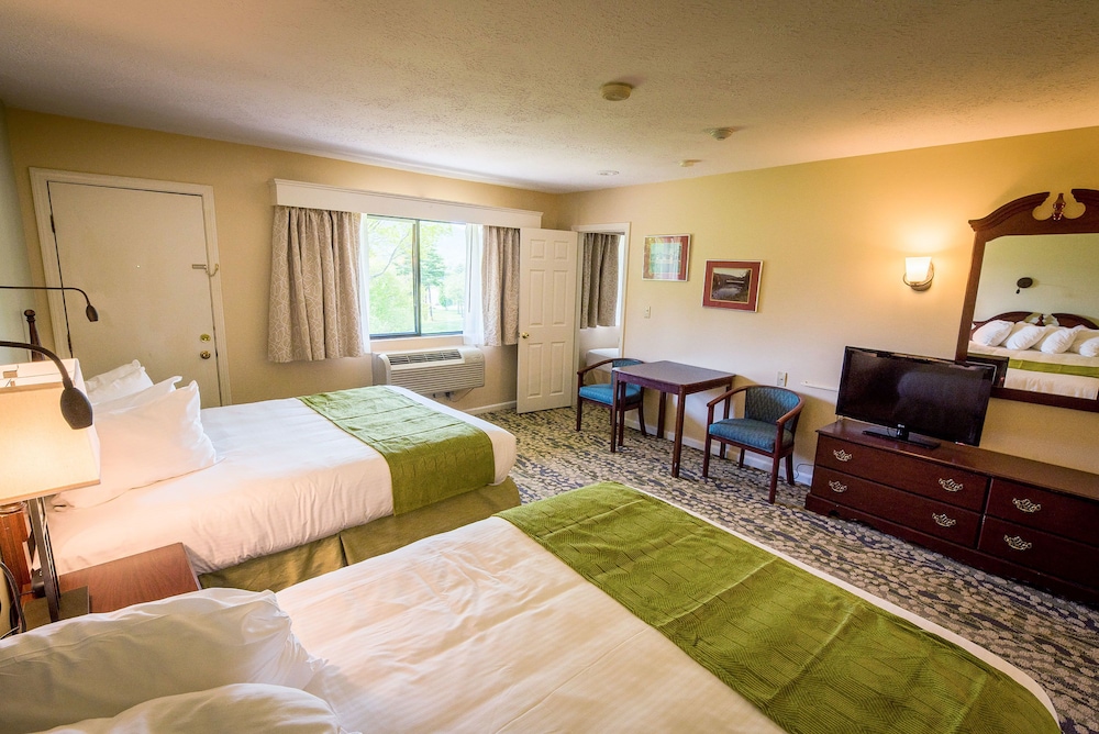 Standard Room, 2 Queen Beds - Photo 1