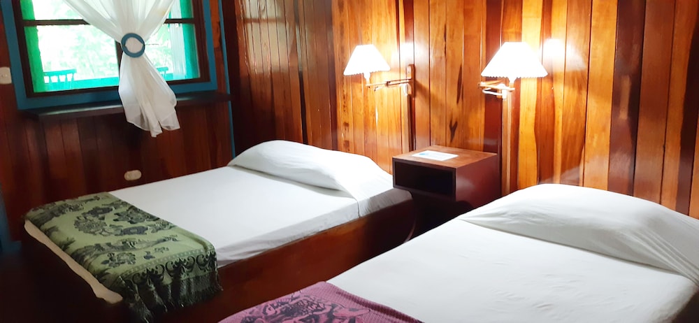 Economy Triple Room