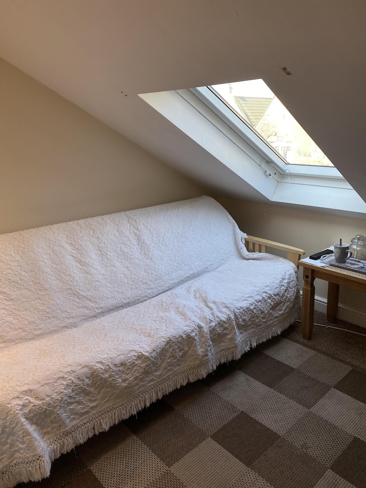 Single Room, Ensuite photo 3