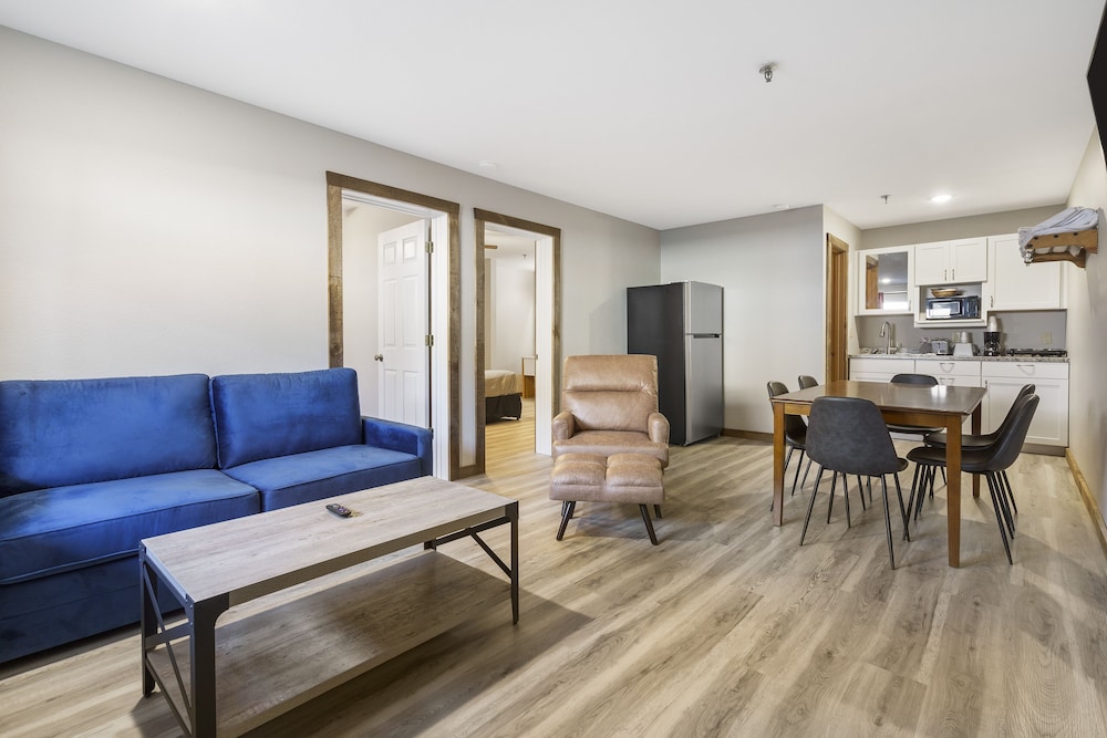 Lodge (2 Bedroom Kitchenette)