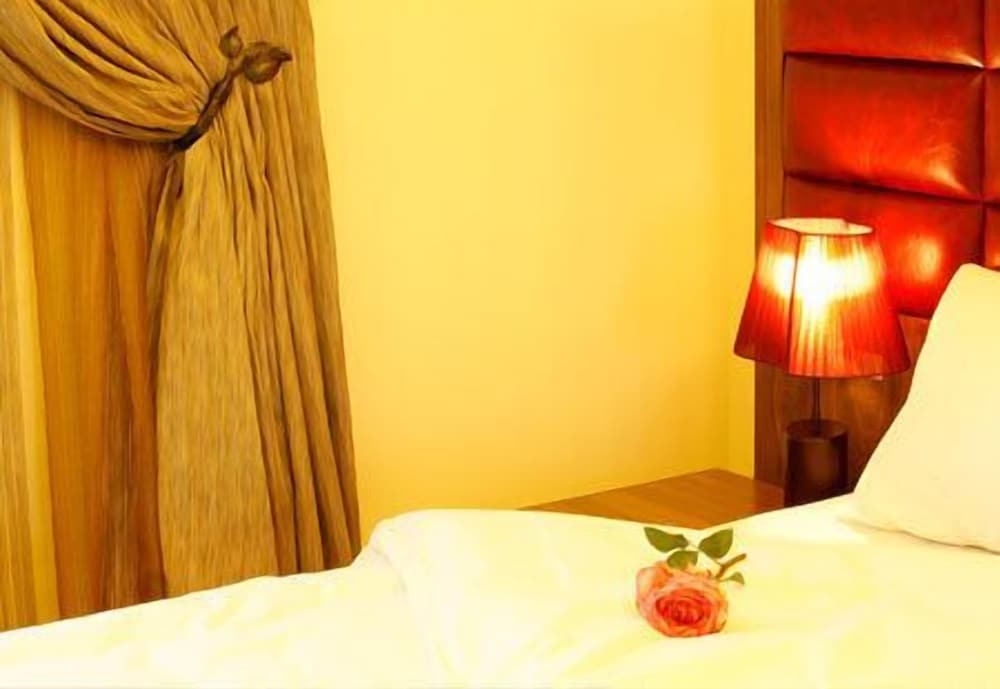 Standard Room, 1 King Bed photo 1