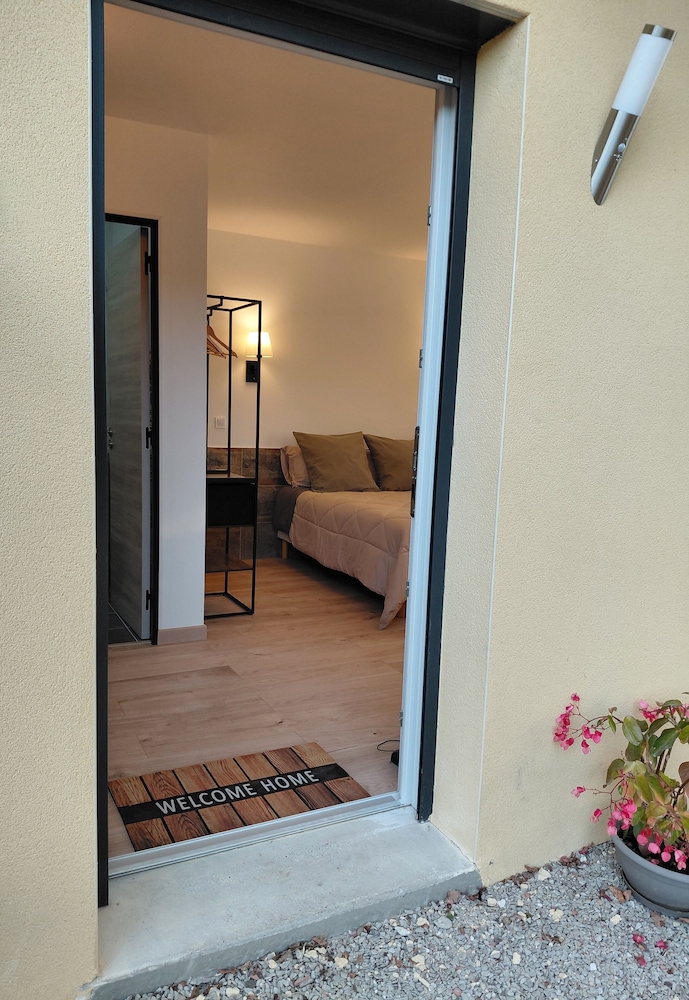 Comfort Studio Suite, Hot Tub, Garden Area photo 3