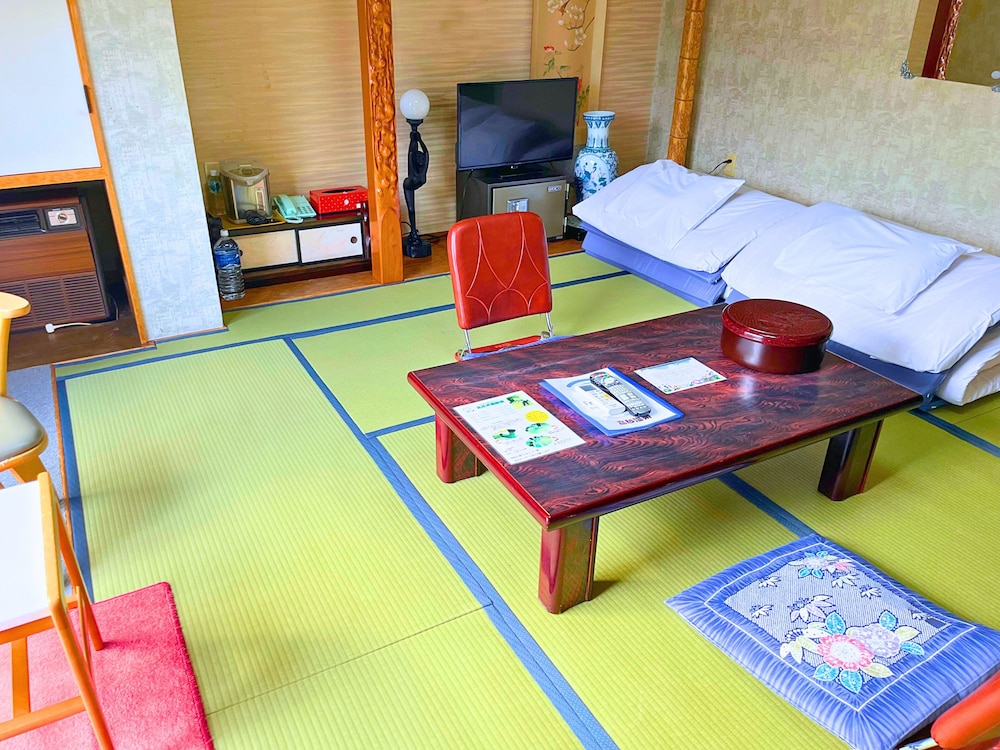 Casual Japanese-style room for 3 people photo 3