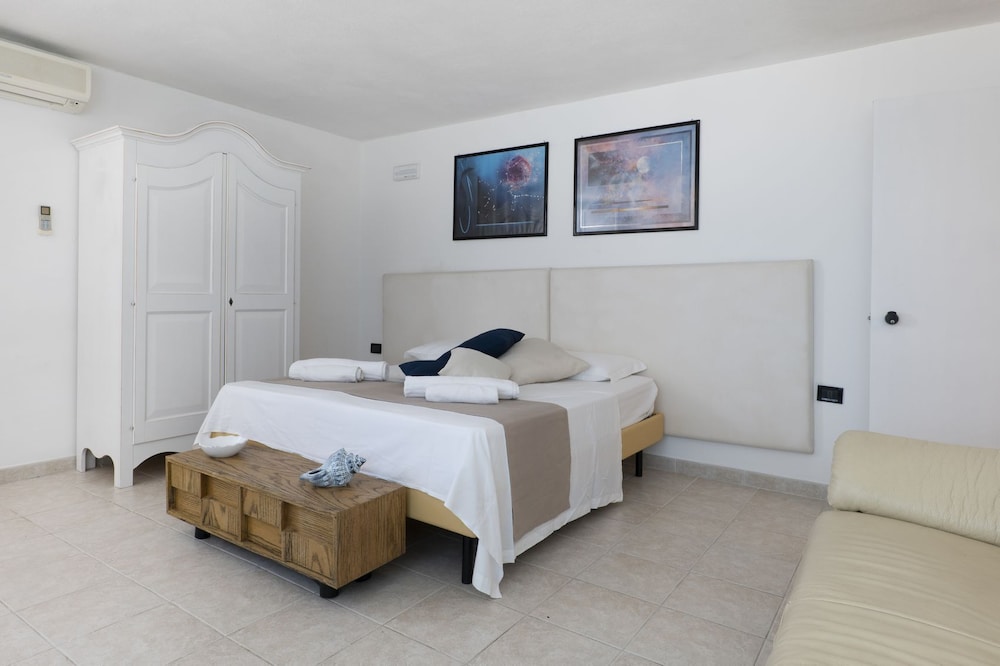 Panoramic Room