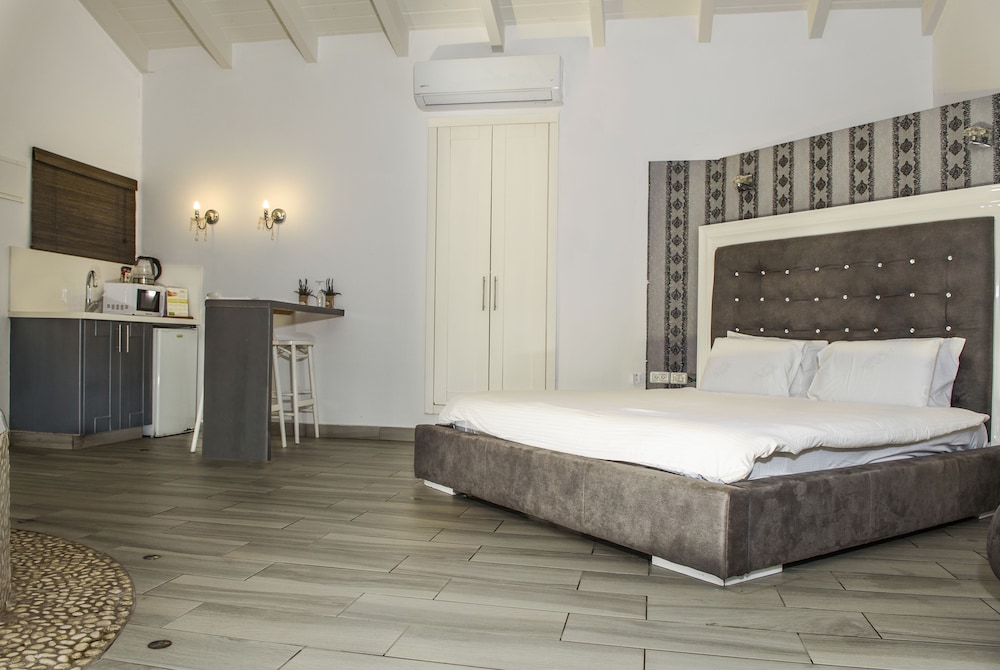 Luxury Cabin, 1 King Bed, Pool View photo 1
