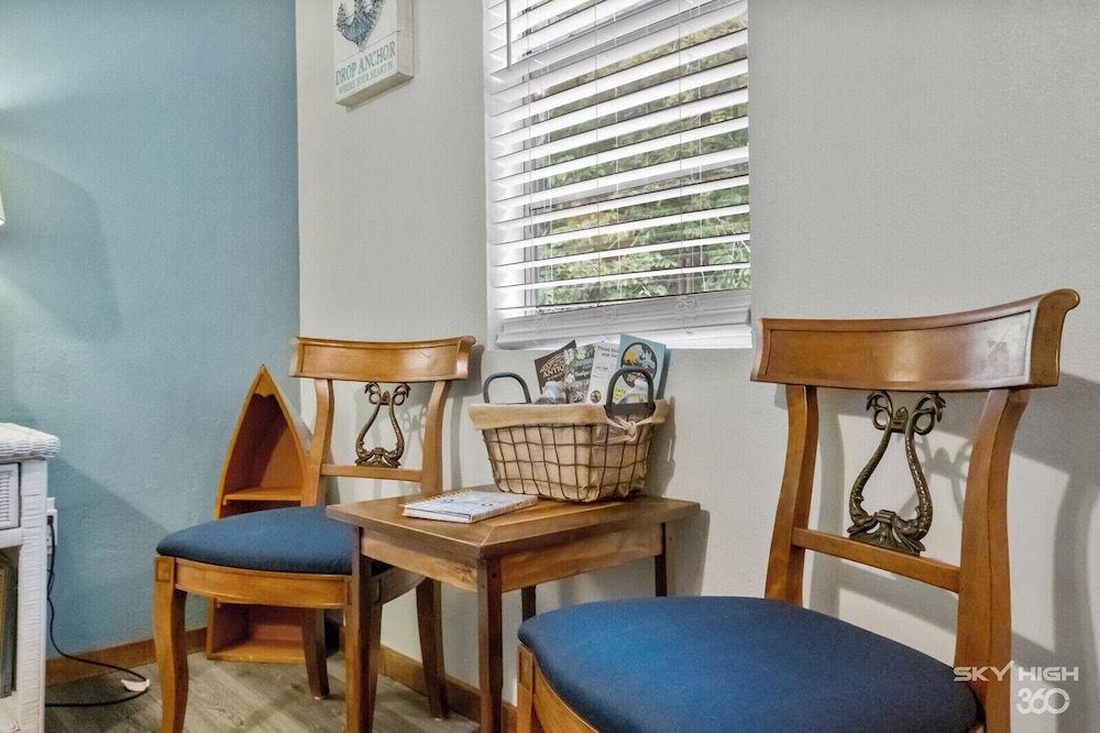 Quadruple Room, Hill View photo 3
