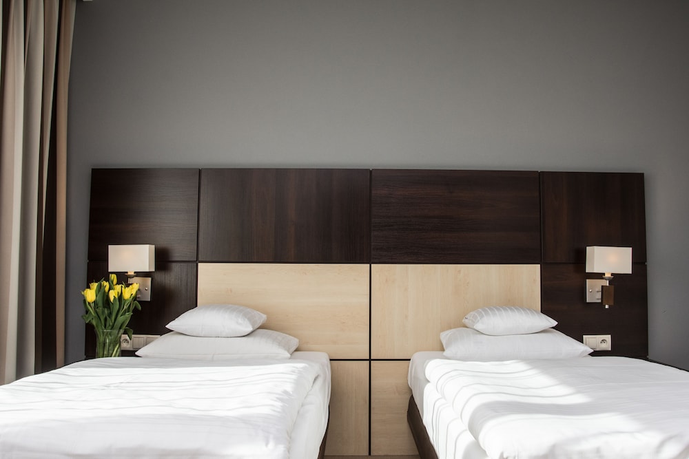 Standard Twin Room - Photo 11
