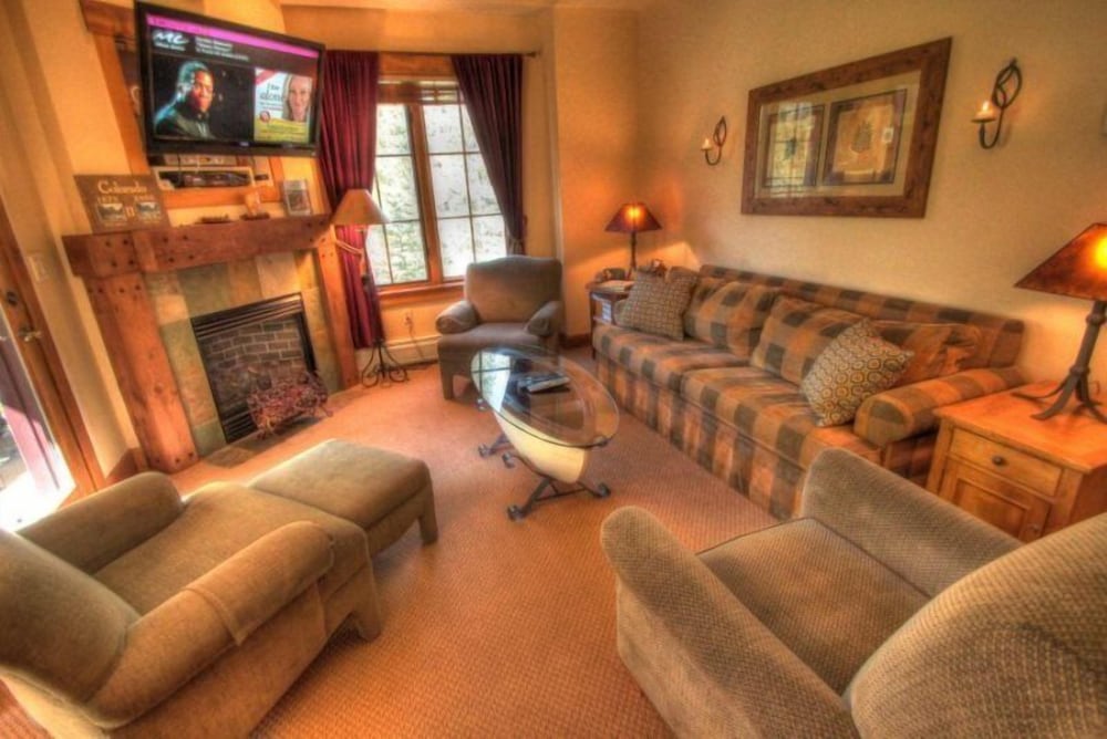 Condo (Beautiful 3 Bedroom Mountain Condo in)