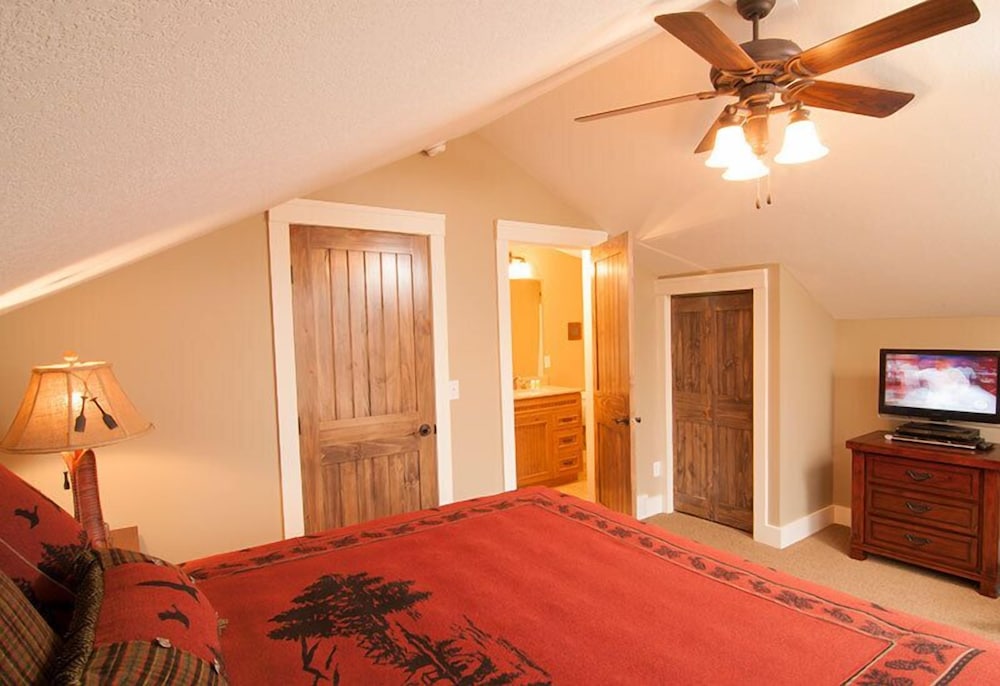 Cabin, 2 Bedrooms, Kitchen, Resort View photo 3