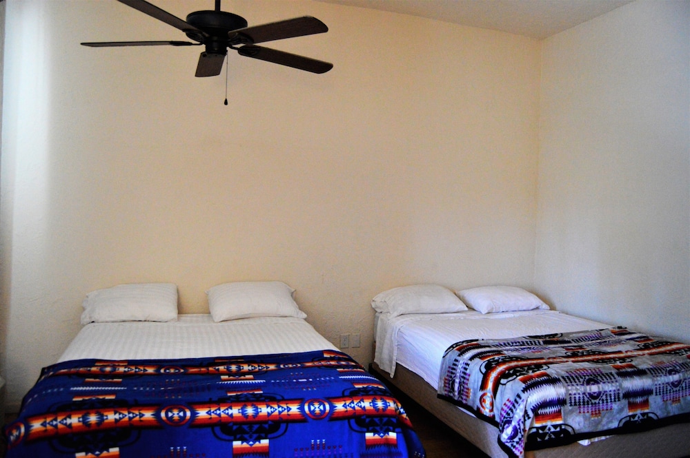 Room, 2 Queen Beds photo 1