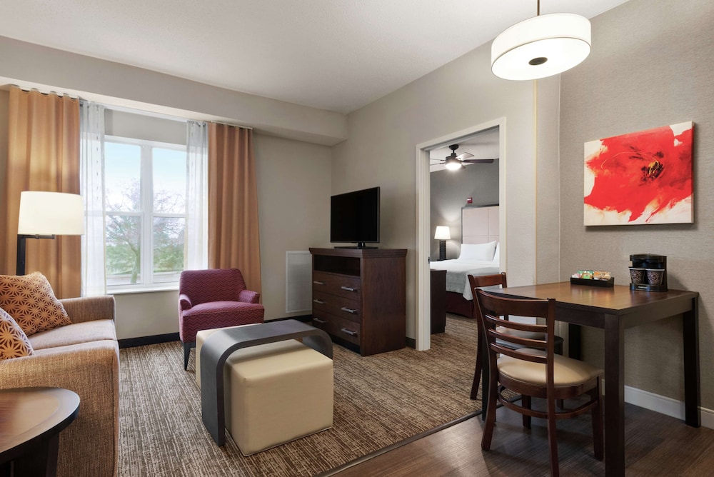 2 King Beds, 2 Bedroom Suite, Mobility Accessible, Roll-in Shower, Non-Smoking - Photo 7