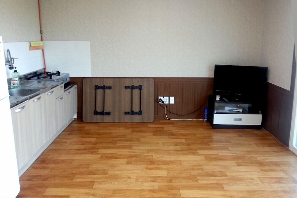 Room (2-Room) photo 3