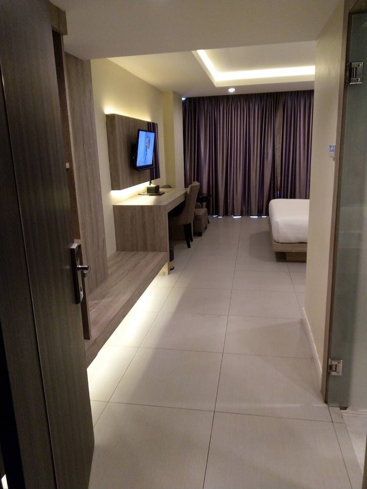 Urban Twin Room - Photo 13