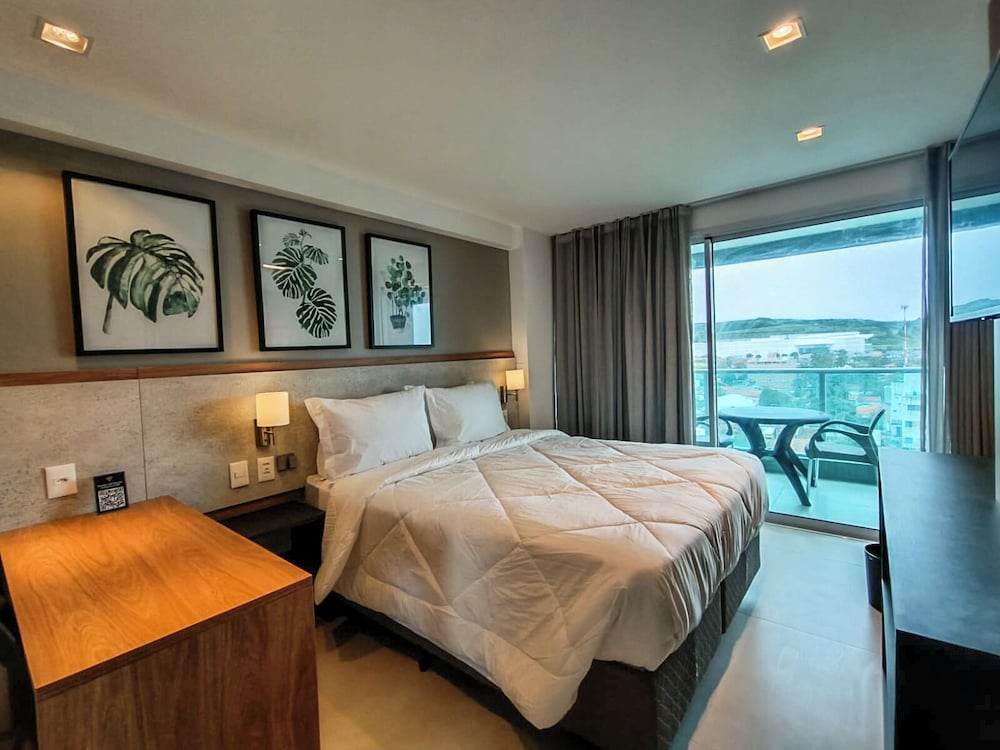 Superior Studio, 1 Queen Bed, Partial Sea View photo 1
