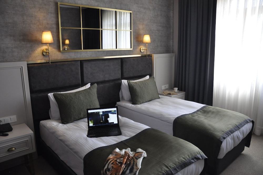 Standard Twin Room - Photo 3