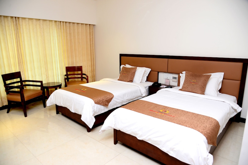 Executive Room - Photo 1