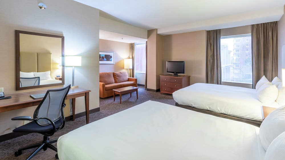Junior Suite, 2 Queen Beds photo 2