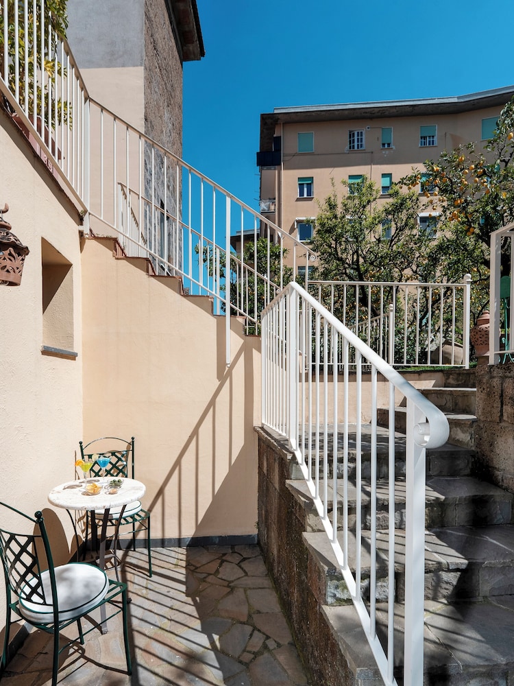 Standard Double or Twin Room, Poolside - Photo 6