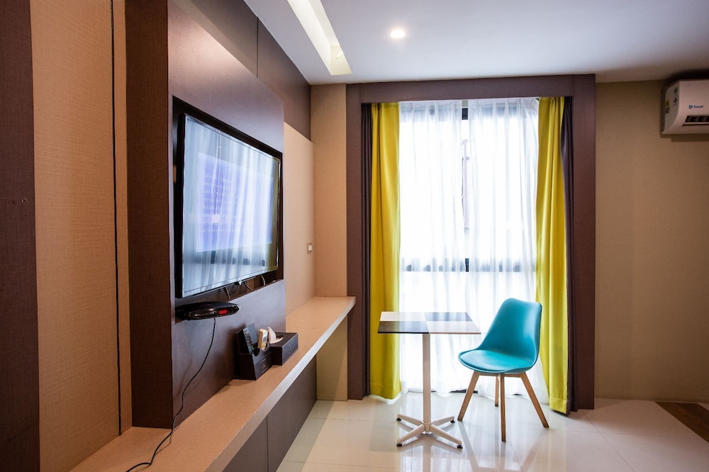 Deluxe Room, 1 Double Bed photo 2
