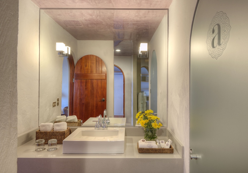 Grand Suite, Multiple Beds, Balcony, Garden View - Photo 7