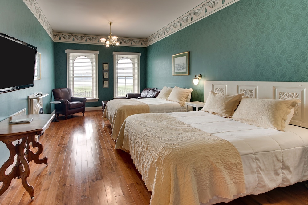 Signature Double Room, River View 204 photo 2