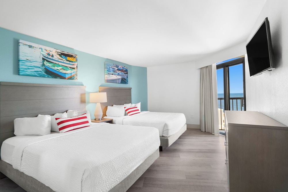 Mariner Oceanfront Deluxe Two Bedroom Condo - Photo 3