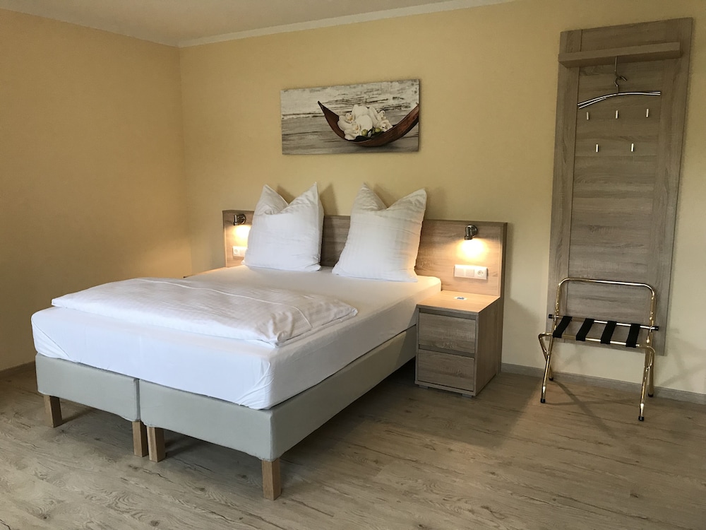 Junior Studio Suite, 1 Queen Bed