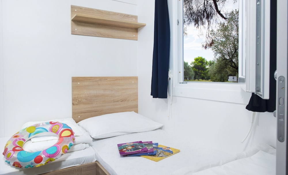 Standard Mobile Home, 2 Bedrooms, Terrace