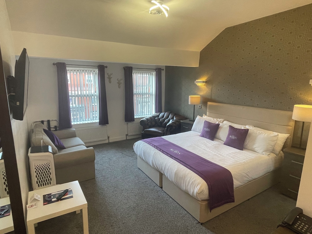 King Sofa Premier Room