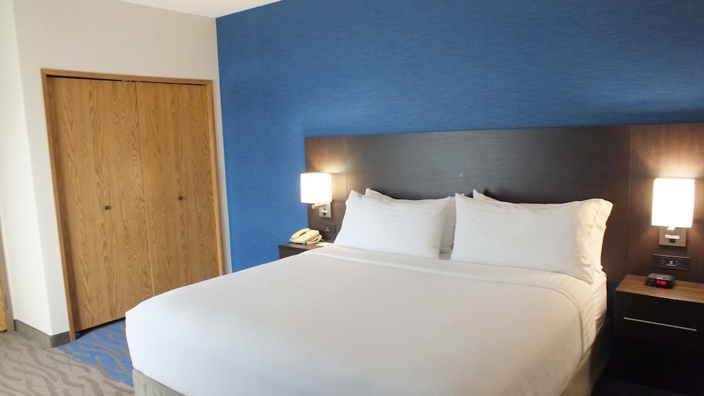 Suite, 1 Bedroom - Photo 3