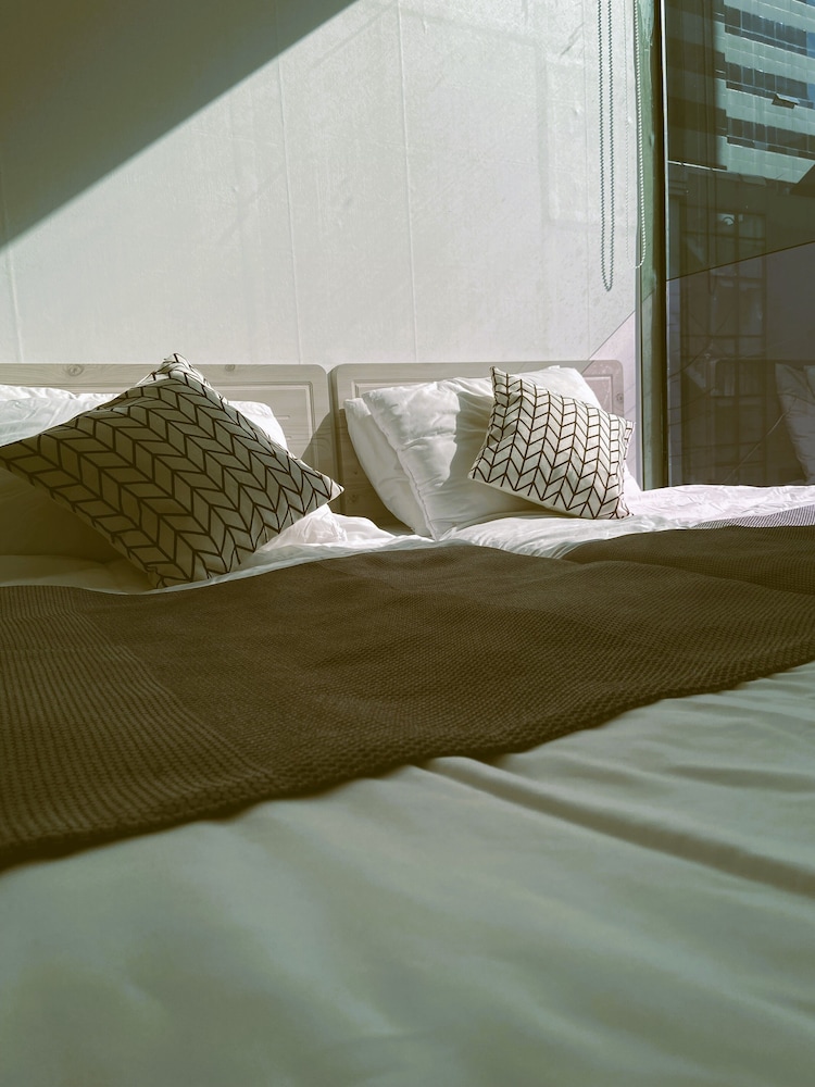 Economy Twin Room - Photo 3