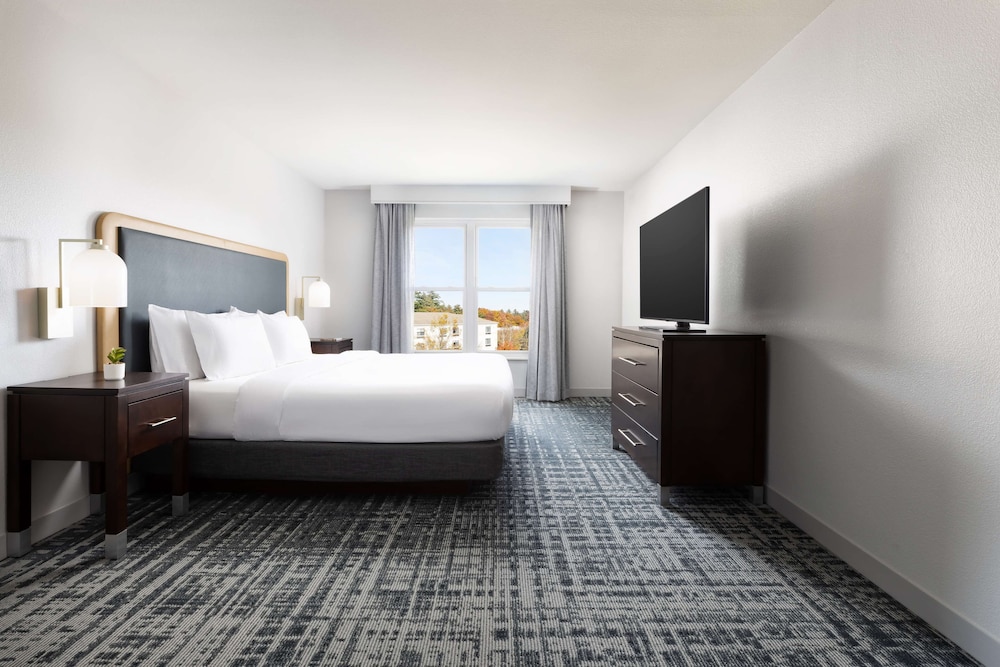 Suite, 1 King Bed - Photo 5