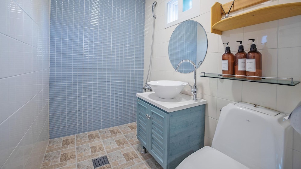 Basic Room, 1 Bedroom (205(with Pet,2nd floor)) - Photo 5